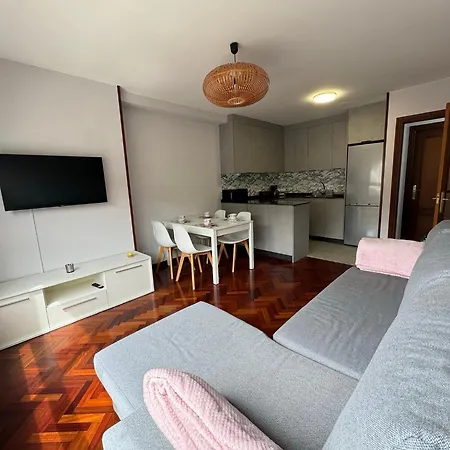 A 5 Minutos Del Casco Historico Viveiro